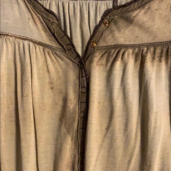 Button tank top! - Picture 2 of 2